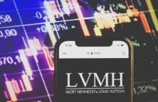 Le PDG de LVMH a poursuivi ses achats d&rsquo;actions, pour 20,6 millions d&rsquo;euros