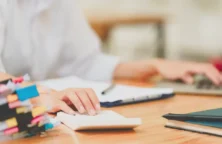 Plan d&rsquo;épargne entreprise (PEE): enveloppe à fiscalité privilégiée comme le PEA