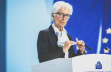 Le secrétaire au Commerce américain dépasse ses limites à Davos, Christine Lagarde claque la porte !