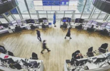 Les risques politiques et économiques rendent les marchés nerveux, selon l&rsquo;Esma