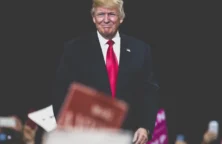 Les prix du pétrole chutent de 3 % après les propos de Donald Trump sur l’Iran