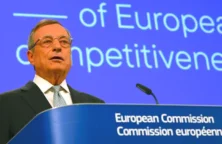 Les places financières restent sous pression