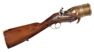 Mortier à silex de grenadier à cheval. Suisse, 1720. (65 cm). Adjugé par la maison Osenat, le 3 mars à Fontainebleau.