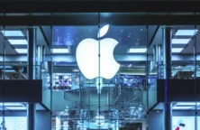 Apple franchit la barre des 4 000 milliards de dollars, porté par les ventes record de l&rsquo;iPhone 17