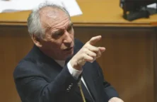 Billet – L’équilibriste Bayrou gagne du temps