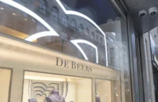 Diamants: Anglo American déprécie De Beers, dont il cherche à se séparer